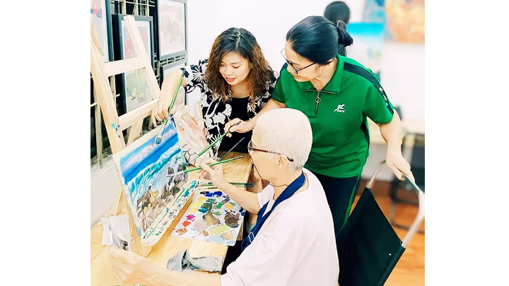 Một lớp học vẽ tại Hà Nội. Ảnh: MT BỤI