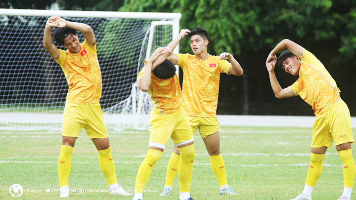 Giờ tập luyện của cầu thủ đội tuyển U23 tham dự giải U23 Đông Nam Á, Ảnh: VFF