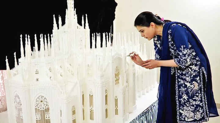 Cung điện bằng bánh khổng lồ