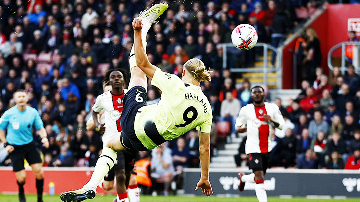 Pha ghi bàn đẳng cấp của Erling Haaland vào lưới Southampton.