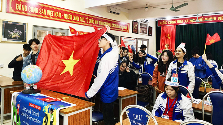  Giờ học kết nối xuyên biên giới của cô và trò Trường THPT Vị Xuyên. Ảnh: NHÂN VẬT CUNG CẤP