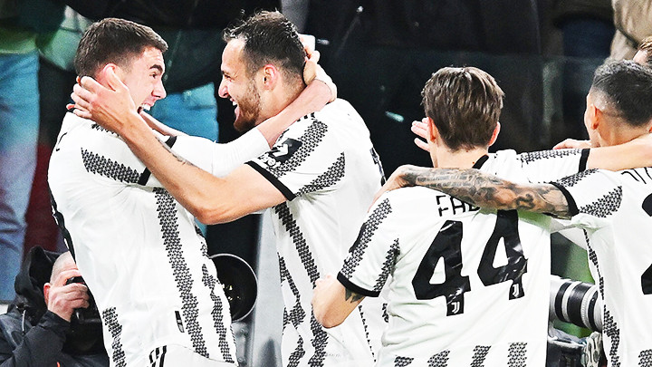 Được tạm xóa án phạt trừ 15 điểm, Juventus “leo một mạch” lên vị trí thứ 3 Serie A, vượt mặt cả Roma, Milan lẫn Inter.