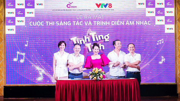 Ban giám khảo cuộc thi là các nghệ sĩ, chuyên gia uy tín.