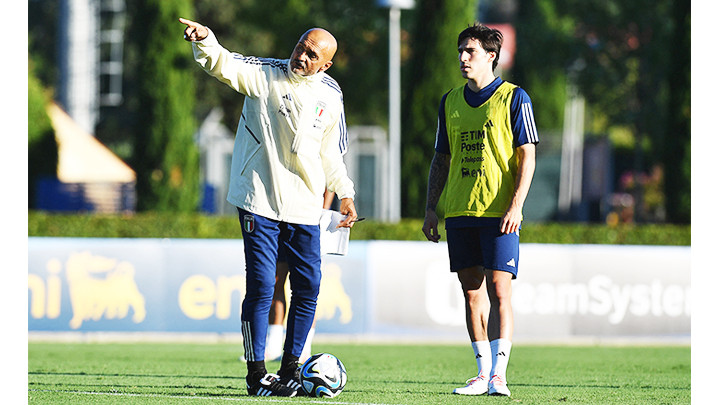 HLV Spalletti nhận nhiệm vụ dẫn dắt đội tuyển Italia.