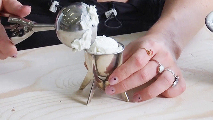 “Kem” làm từ nhựa