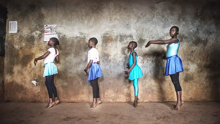 Lớp học ballet ở Học viện Spurgeons. Ảnh: ALJAZEERA