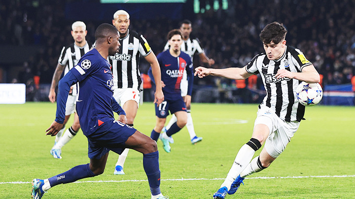 Newcastle mất điểm vì VAR