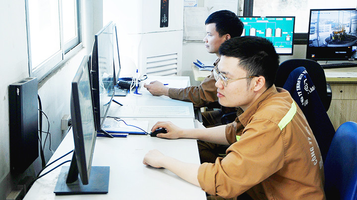 Nhiều doanh nghiệp đang chú trọng trong lĩnh vực chuyển đổi số. Ảnh: NAM ANH