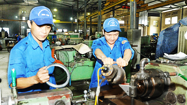 Nhiều doanh nghiệp gặp khó khăn trong tiếp cận tín dụng để phát triển sản xuất. Ảnh: HẢI NAM