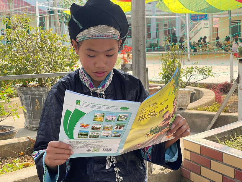 Các em tìm đến lớp tham vấn tâm lý để đọc sách, báo, truyện tranh.