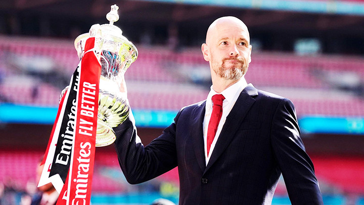 HLV Erik Ten Hag bất ngờ đưa Man United giành FA Cup sau chiến thắng 2-1 trước Man City.