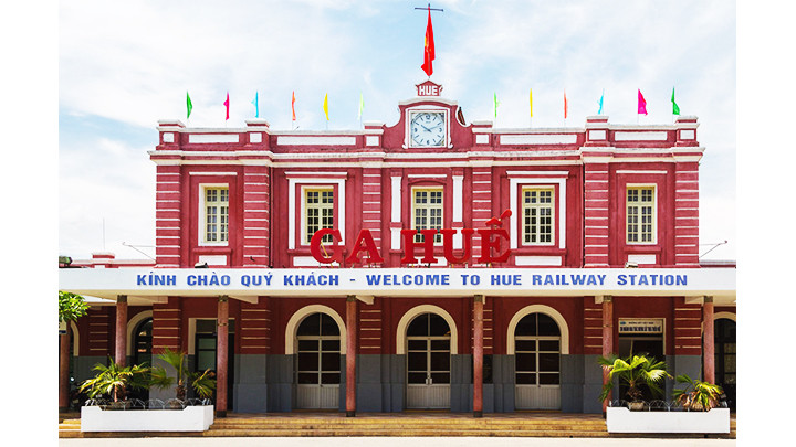Điểm khởi hành từ ga Huế, kết thúc ở ga Đà Nẵng và ngược lại.
