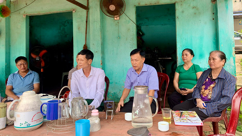 Các gia đình nhiều năm sinh sống tại Xóm 20, thôn Xuân Bảng, xã Nam Sơn.