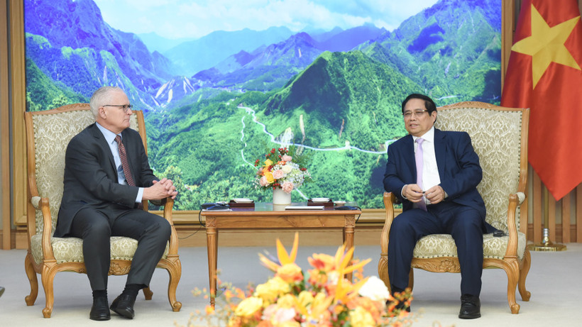 Thủ tướng Phạm Minh Chính tiếp ông John Neuffer, Chủ tịch Hiệp hội Công nghiệp bán dẫn Hoa Kỳ (SIA).