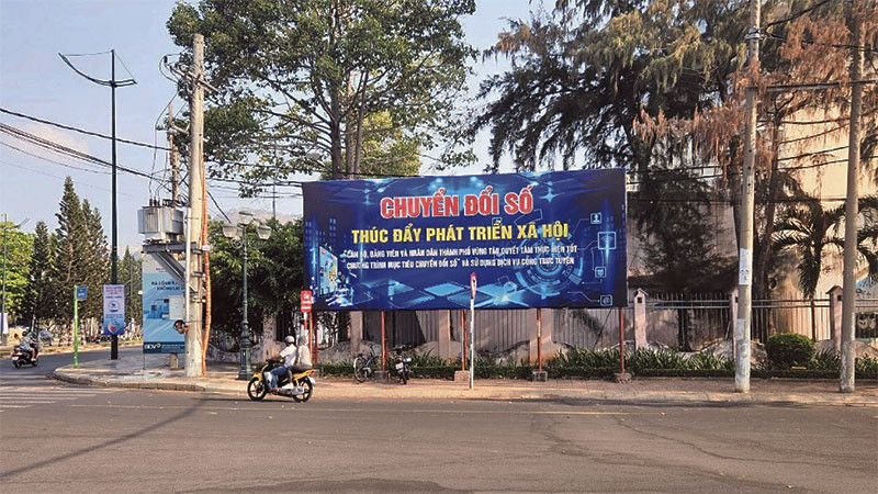 Thành phố Vũng Tàu quyết tâm thực hiện tốt “Chương trình mục tiêu chuyển đổi số” và sử dụng dịch vụ công trực tuyến.