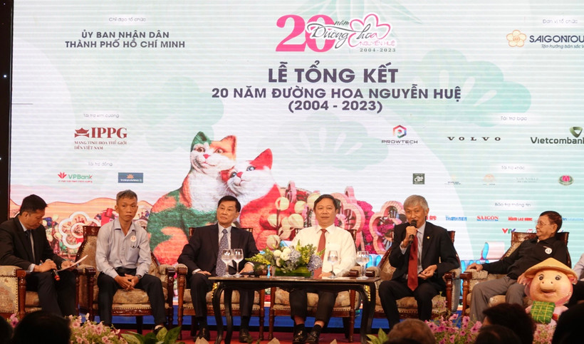 Tổng kết 20 năm Đường hoa Nguyễn Huệ