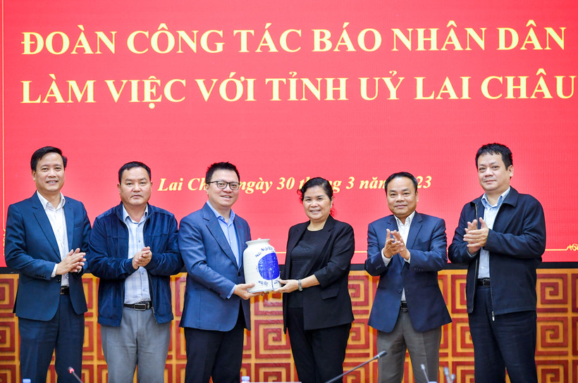 Đoàn công tác Báo Nhân Dân làm việc với Tỉnh ủy Lai Châu