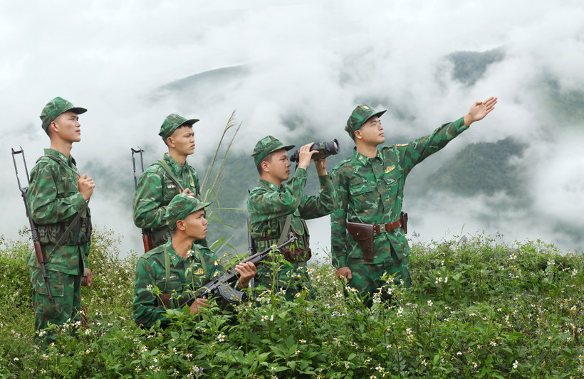 [Ảnh] Đồn biên phòng Mường Lèo: "Ba bám, bốn cùng"