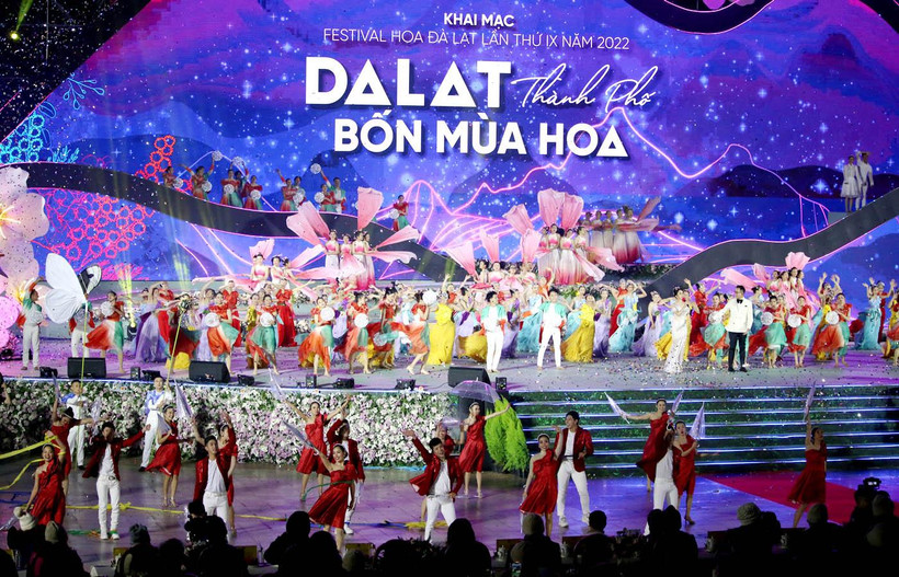 Chương trình mở đầu đêm khai mạc trong chương “Trầm tích Lang Biang”.