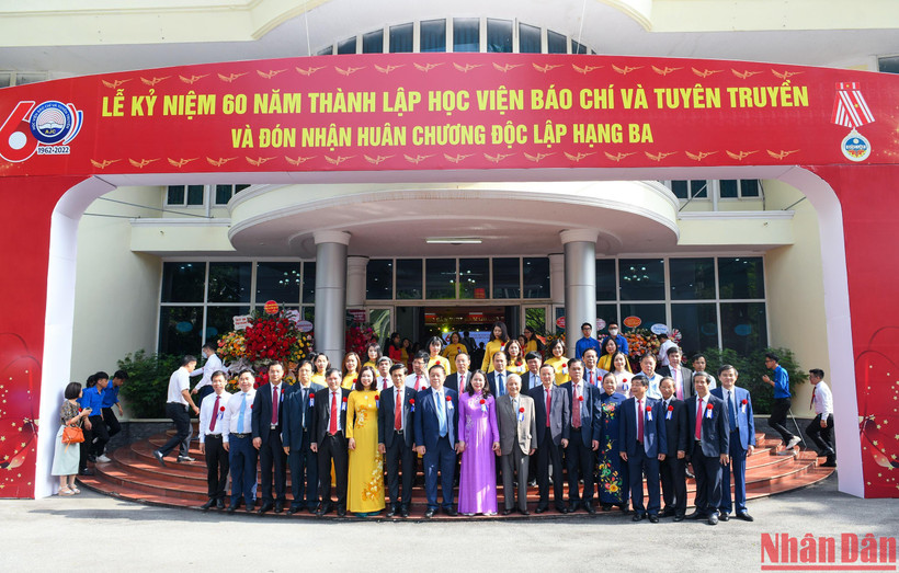 [Ảnh] Lễ kỷ niệm 60 năm thành lập Học viện Báo chí và Tuyên truyền