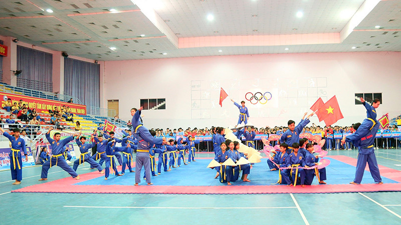 Biểu diễn võ nhạc tại lễ khai mạc.