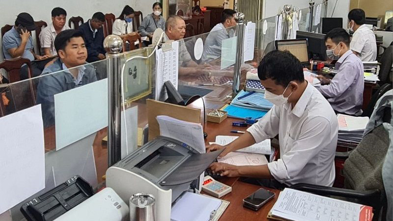 Sở Tài nguyên và Môi trường tỉnh Đắk Nông đã chỉ đạo đẩy mạnh công tác cải cách thủ tục hành chính, hướng tới cung cấp dịch vụ công và thực hiện giải quyết thủ tục hành chính trong lĩnh vực đất đai gắn với chuyển đổi số. 