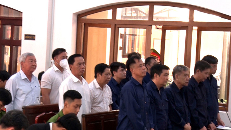 Các bị cáo tại phiên tòa.