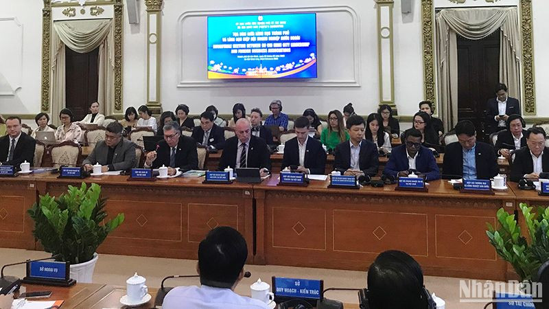 Quang cảnh tọa đàm.