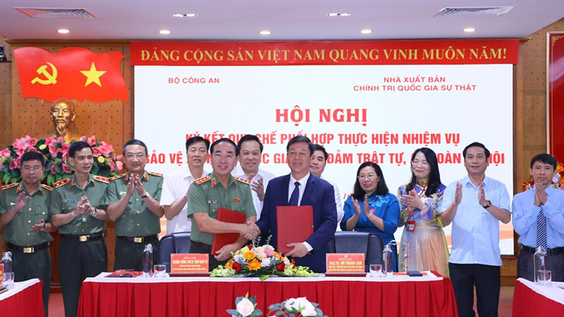 Quang cảnh buổi lễ ký kết Quy chế phối hợp.