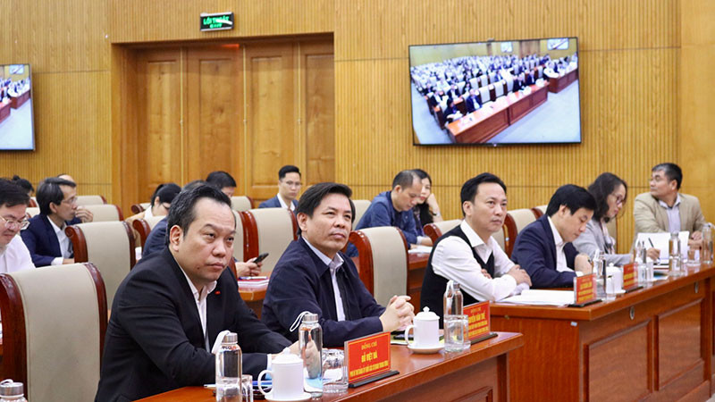 Các đồng chí Thường trực Đảng ủy Khối dự hội nghị.