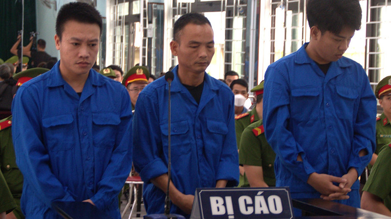 Các bị cáo tại phiên tòa.