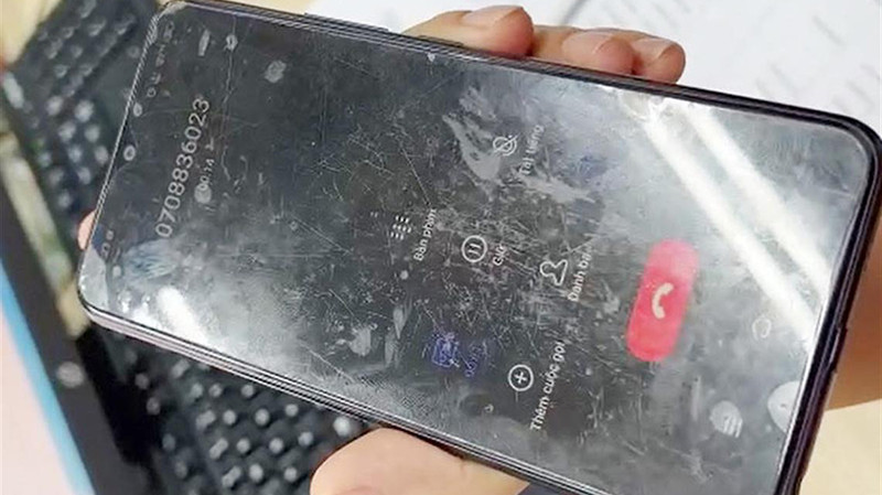 Một cuộc gọi của các đối tượng lừa phụ huynh thông báo việc con của họ đang cấp cứu tại bệnh viện. 