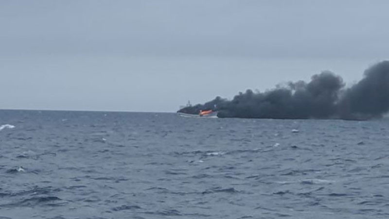 Lửa bùng phát khi tàu cá này đang hoạt động gần đảo Eocheong, cách Gunsan khoảng 70km về phía nam. (Nguồn: Koreatimes)