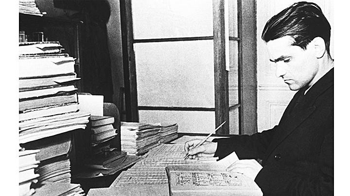 Nhà ngôn ngữ học Yuri Knorozov say mê giải mã bí ẩn chữ viết của người Maya. Ảnh: AP