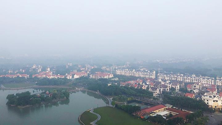 Nồng độ bụi mịn ở Thủ đô ngày càng tăng cao nhưng người dân rất khó phân biệt.