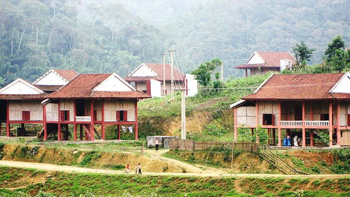 Bản mới Thạch Sơn của người Đan Lai tại khu tái định cư xã Thạch Ngàn (Con Cuông).