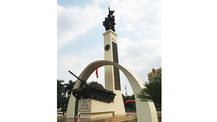 Liên hoan tôn vinh sách và Chiến dịch Tây Nguyên