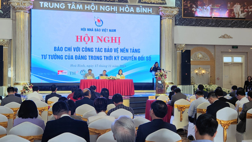 Các đại biểu tham dự hội nghị.