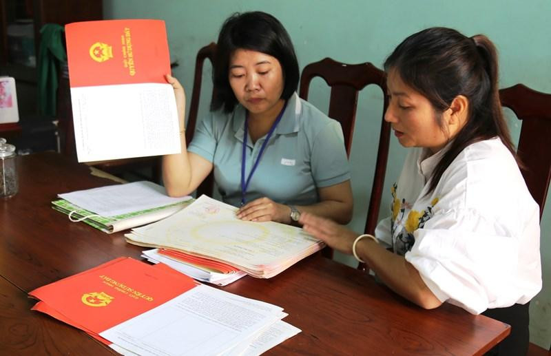 Hàng chục Giấy chứng nhận quyền sử dụng đất tại xã Quảng Tân, huyện Tuy Đức, tỉnh Đắk Nông bị người dân từ chối nhận.