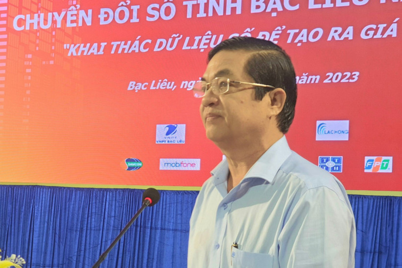 Phó Chủ tịch Ủy ban nhân dân tỉnh Bạc Liêu Huỳnh Chí Nguyện phát biểu ý kiến tại hội thảo