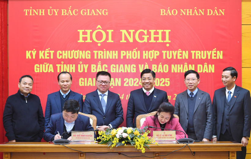 [Ảnh] Báo Nhân Dân và tỉnh Bắc Giang ký kết Chương trình phối hợp tuyên truyền giai đoạn 2024-2025