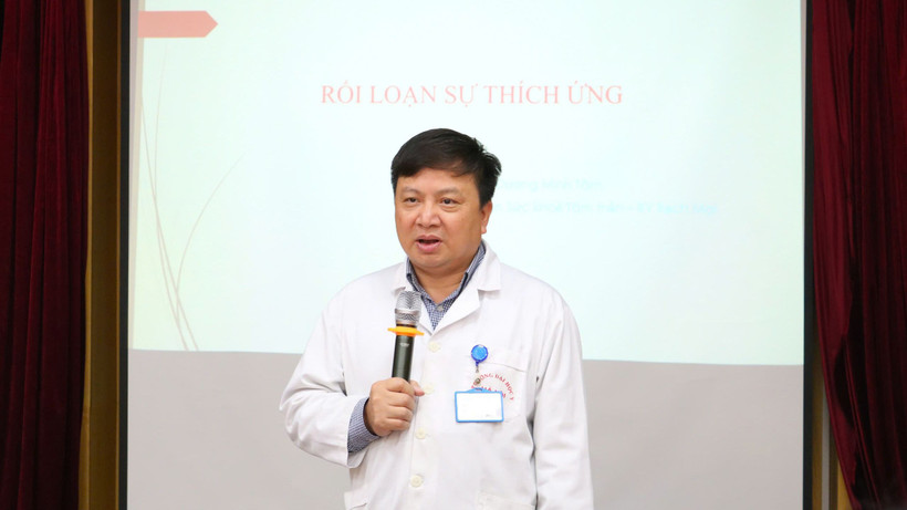 Tiến sĩ, bác sĩ Dương Minh Tâm, Trưởng Đơn vị Điều trị các rối loạn liên quan Stress, Viện Sức khỏe Tâm thần, Bệnh viện Bạch Mai.