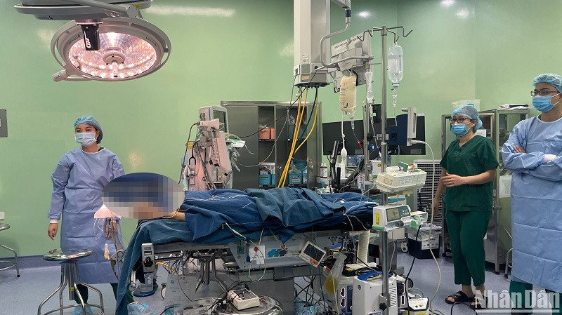 Bệnh viện Nhi Trung ương bảo đảm đủ thuốc, vật tư, trang thiết bị y tế cho khám chữa bệnh. (Ảnh: THIÊN LAM)