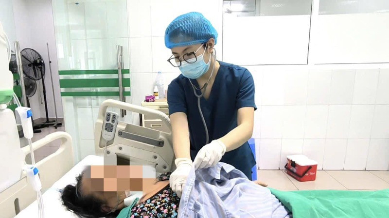 Bệnh nhân nằm điều trị tại Bệnh viện Bệnh Nhiệt đới Trung ương.