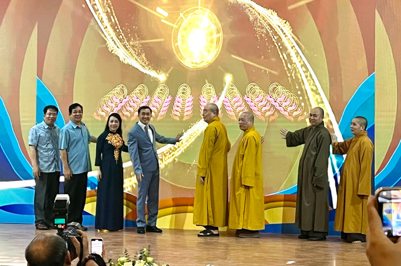Vận động tăng ni, phật tử hiến tặng mô, tạng. 