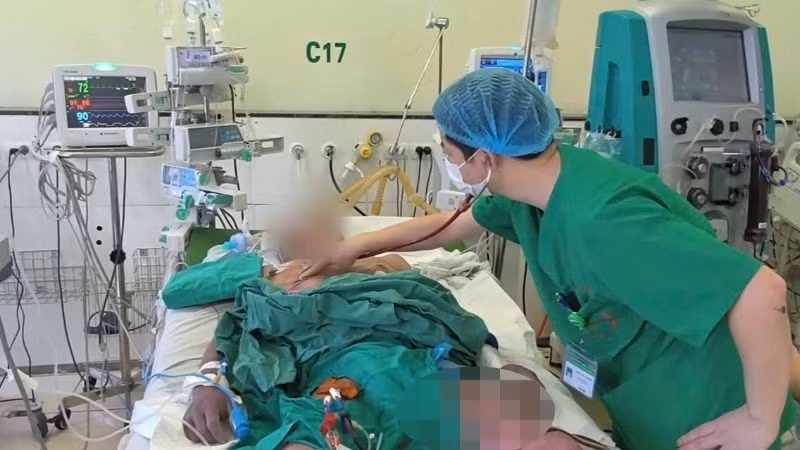 Bệnh nhân nằm điều trị tại Bệnh viện Bệnh Nhiệt đới Trung ương.