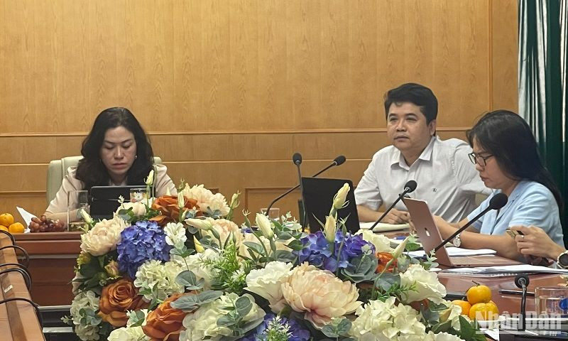 Lãnh đạo Cục Phòng, chống HIV/AIDS cung cấp thông tin về công tác phòng, chống HIV/AIDS.