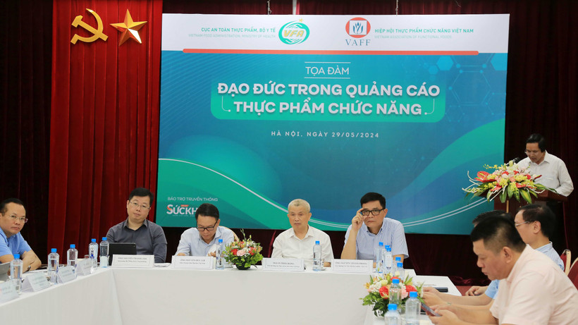Chủ tọa cuộc tọa đàm "Đạo đức trong quảng cáo thực phẩm chức năng".