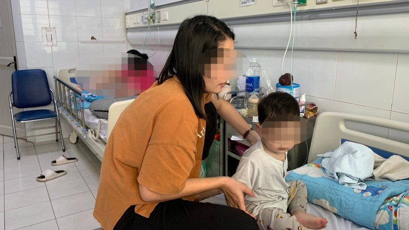 Nhiều trẻ nhập viện vì nhiễm virus RSV.