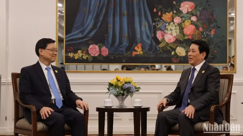 Chủ tịch nước Lương Cường tiếp Trưởng Khu hành chính đặc biệt Hồng Kông (Trung Quốc) Lý Gia Siêu.